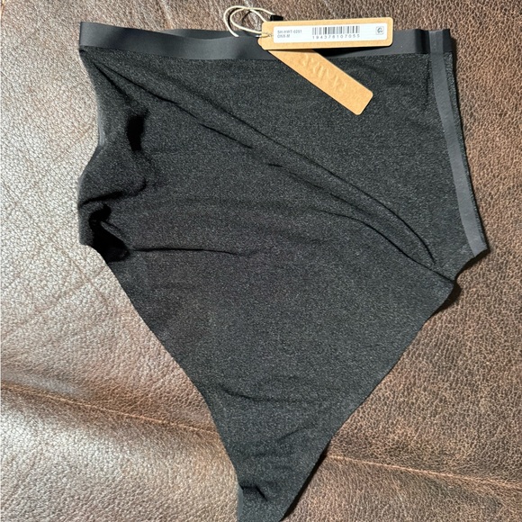 3 for 25$ SKIMS sheer sculpt black thong - Picture 1 of 2
